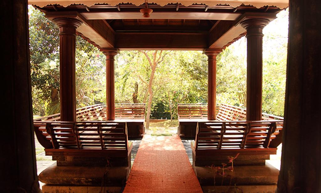 Amrutham Ayurvedic Village Resort โกวาลัม ภายนอก รูปภาพ